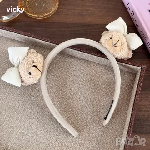 Диадема с плюшени мечета, вдъхновена от Petite Fleur, снимка 2 - Аксесоари за коса - 48765637