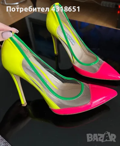 Неонови обувки