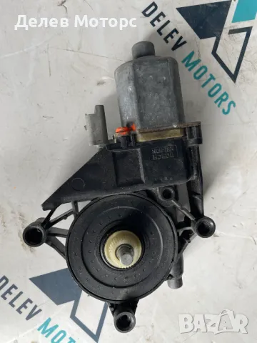 9674254380 предно дясно моторче за ел. стъкло от Пежо 208 1.2i VTi, 82 кс., 5 ск., 2018 г.