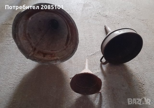 Метални и пластмасови фунии, снимка 2 - Антикварни и старинни предмети - 42660167