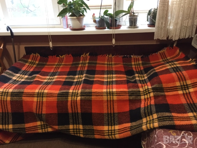 РОДОПСКО ОДЕЯЛО - ново. Състав: 100% вълна.Размери : 215 см/ 150 см., снимка 4 - Олекотени завивки и одеяла - 51987390