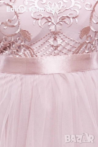 Дамска дълга рокля в цвят пудра от тюл с бродирана горна част и сатенен колан, снимка 4 - Рокли - 52392092