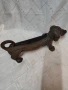 Стара масивна английска чугунена стъргалка за обувки куче-дакел от началото на 1900 , снимка 8