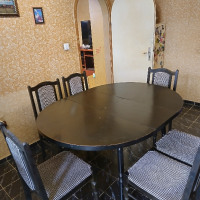 Разгуваема трапезна маса с 6 стола, снимка 1 - Маси - 44921668