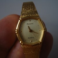Малък дамски часовник японски, снимка 1 - Дамски - 41745614