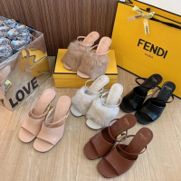 Дамски елегантни чехли FENDI (35-40) - реплика, снимка 2 - Чехли - 36153236