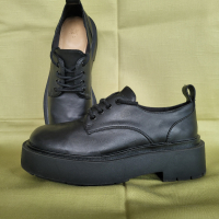 Mодерни обувки с дебела подметка H&M нови 37 р, снимка 2 - Дамски боти - 44586600