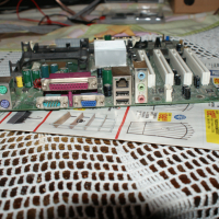 Дънна платка INTEL и процесор PENTIUM 4, снимка 2 - Дънни платки - 44668046