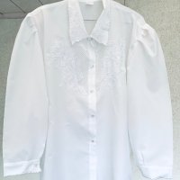 Красива бяла риза/блуза, снимка 1 - Ризи - 42134570