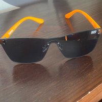 Superdry слънчеви светещи, снимка 1 - Слънчеви и диоптрични очила - 42154859
