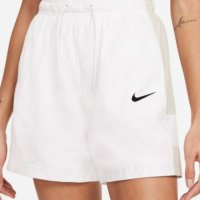 Дамски къси панталони Nike L, снимка 1 - Къси панталони и бермуди - 41370001