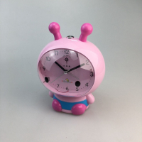 Детски настолен часовник с вградена силна аларма за по-лесно събуждане Пчеличка , снимка 2 - Детски - 44741477
