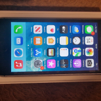 Продавам Айфон SE два броя чисто нови., снимка 1 - Apple iPhone - 44739646