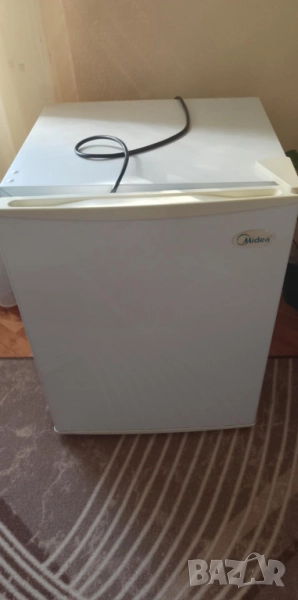 Мини бар Midea, снимка 1