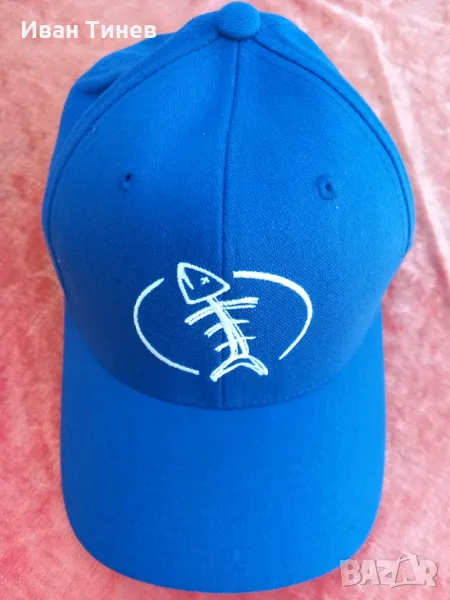 Синя шапка с дизайн на рибена кост, снимка 1