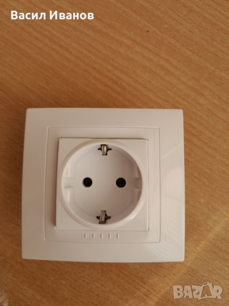 Контакт Schneider Unica бял, снимка 1