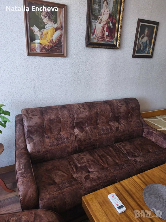 Продавам разтегателен диван с фотьойл и и 2 табуретки, снимка 1