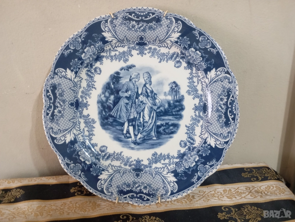 Порцеланова чиния за декорация, снимка 1