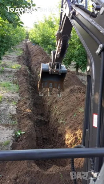 Изкопни работи гр.Троян с верижен Мини Багер 2т., снимка 1