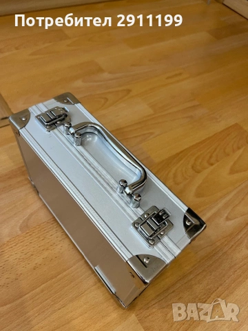 Малък алуминиев куфар, снимка 2 - Куфари с инструменти - 53837727