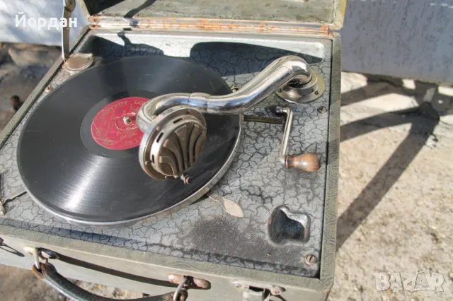 Швейцарски грамофон''Avuston'', снимка 7 - Антикварни и старинни предмети - 47452202
