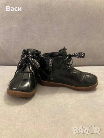 UGG оригинални детски ботушки, снимка 2 - Детски боти и ботуши - 48325221