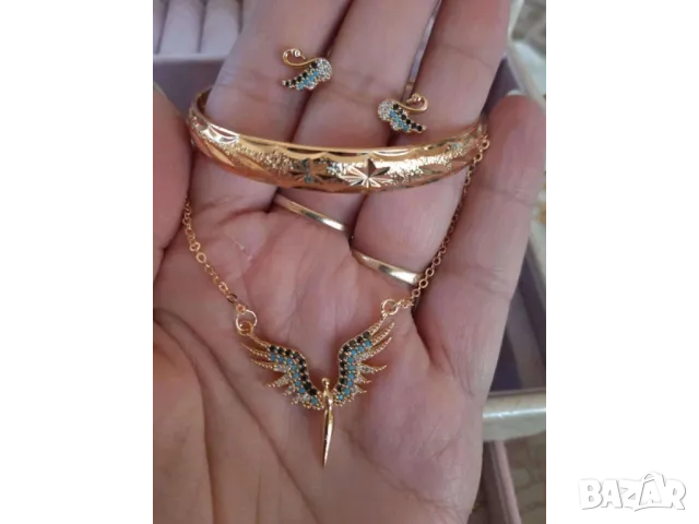 бижутерийни комплекти с парфюми, снимка 12 - Бижутерийни комплекти - 50438638