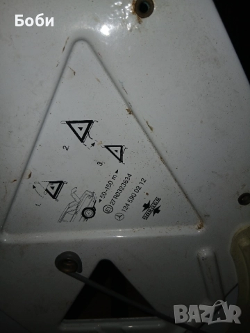 Мерцедесов триъгълник сгъваем w202,w203 седан оем, снимка 8 - Аксесоари и консумативи - 52438143