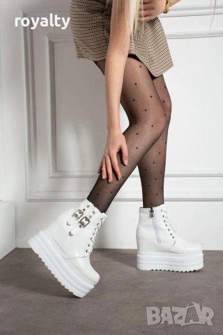 Боти на платформа - бяла кожа