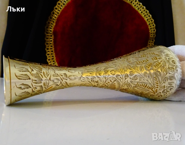 Чудна бронзова гарафа,ваза с релефни орнаменти, снимка 4 - Антикварни и старинни предмети - 51476756