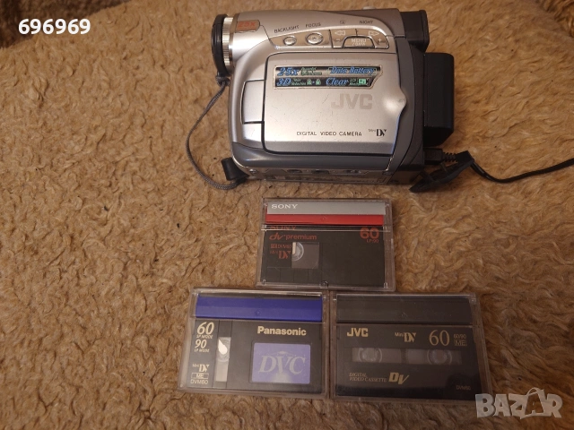 Мини DV видеокамера JVC GR-D250+3 касетки.