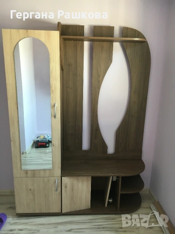 Портманто с огледало, закачалки и шкафчета