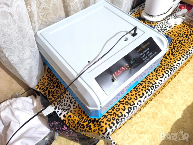 инкубатори 64 яйца 