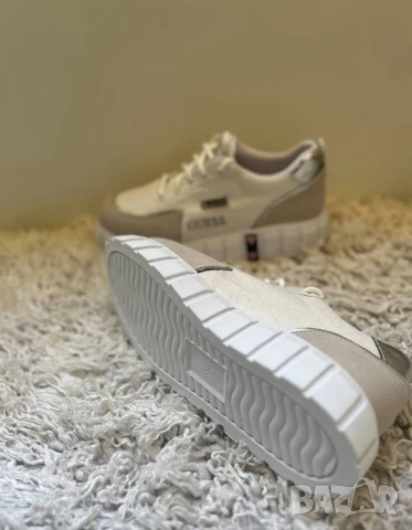 дамски маратонки guess , снимка 5 - Маратонки - 51237439