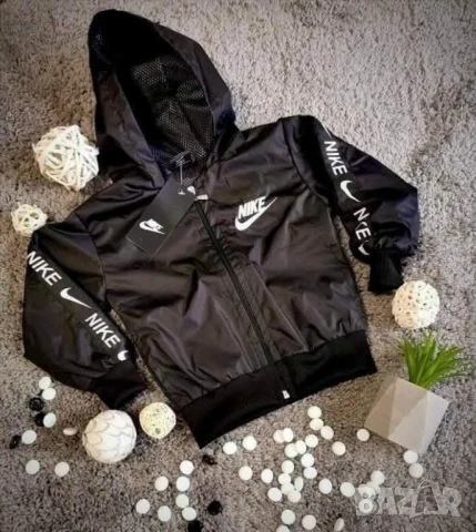 детско яке/ ветровка nike , снимка 2 - Детски якета и елеци - 50978753
