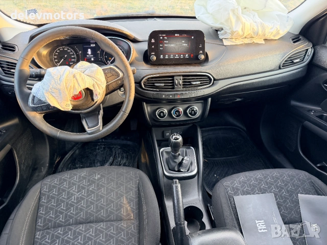 Fiat Tipo City Cross 1.0 TGDI 100 кс., двигател 55282151 / HXN1A, скоростна кутия 46347503 5 ск., 40, снимка 12 - Автомобили и джипове - 53727829