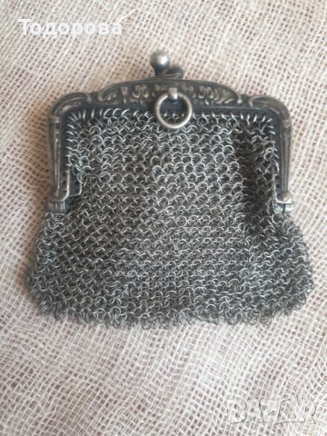 Метално старинно малко дамско портмоне с две прегради
