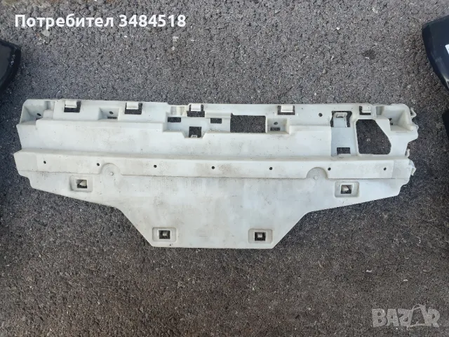  Комплект оригинални захвати основи за М задна броня за BMW F31., снимка 5 - Части - 40573245