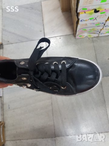 Обувки, снимка 3 - Дамски ежедневни обувки - 41791781