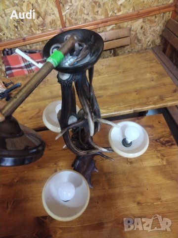 Ръчно изработен таванен полилей от 5 броя еленски рога.  Нестандартен и интересен полилей, който зад, снимка 9 - Полилеи - 42725986