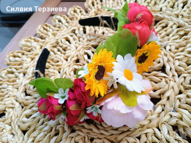 Етно диадема с изкуствени цветя, снимка 8 - Аксесоари за коса - 51624315