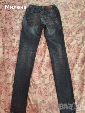 Дамски дънки 25 размер, снимка 4 - Дънки - 41924286