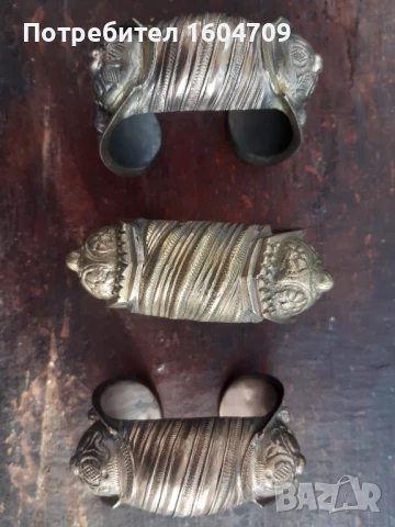 Възрожденска Сребърна Сечан Гривна Рогатка Носия Фолклор, снимка 4 - Антикварни и старинни предмети - 38902155