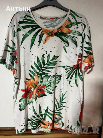 Бяла тениска с къс ръкав