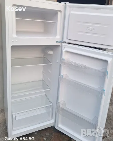  Хладилник с горна камера Crown DF-240WH, 206 l, F, Бял, снимка 2 - Хладилници - 55661936
