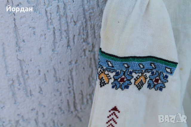 Детска риза от народна носия с бродерия, снимка 2 - Антикварни и старинни предмети - 50523966