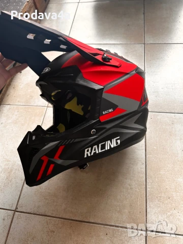 Кросова каска размер L, снимка 3 - Спортна екипировка - 51276475