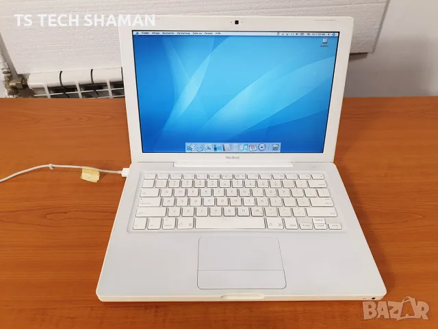 ⭐Продавам уникално запазен ретро компютър Apple MacBook A1181⭐