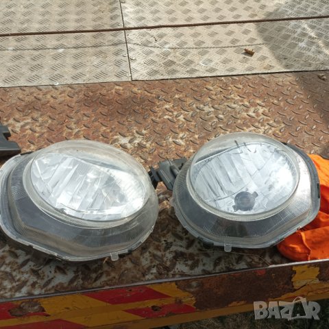 Стъкло за ляв фар За Нисан Джук 2013 година