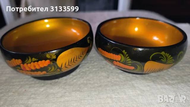 Две дървени декоративни купички, изработени в характерния стил на Хохлома